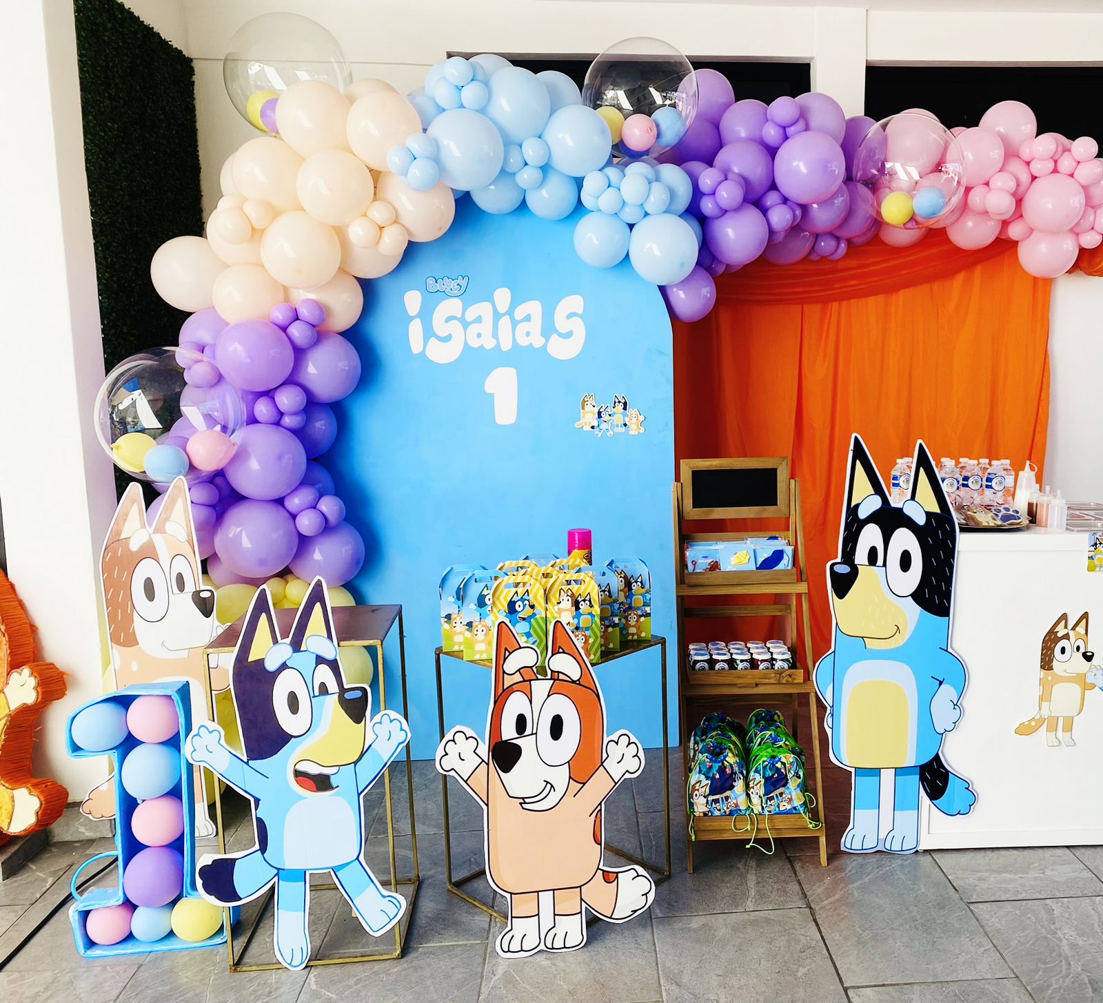 Decoraciones temáticas y personalizadas